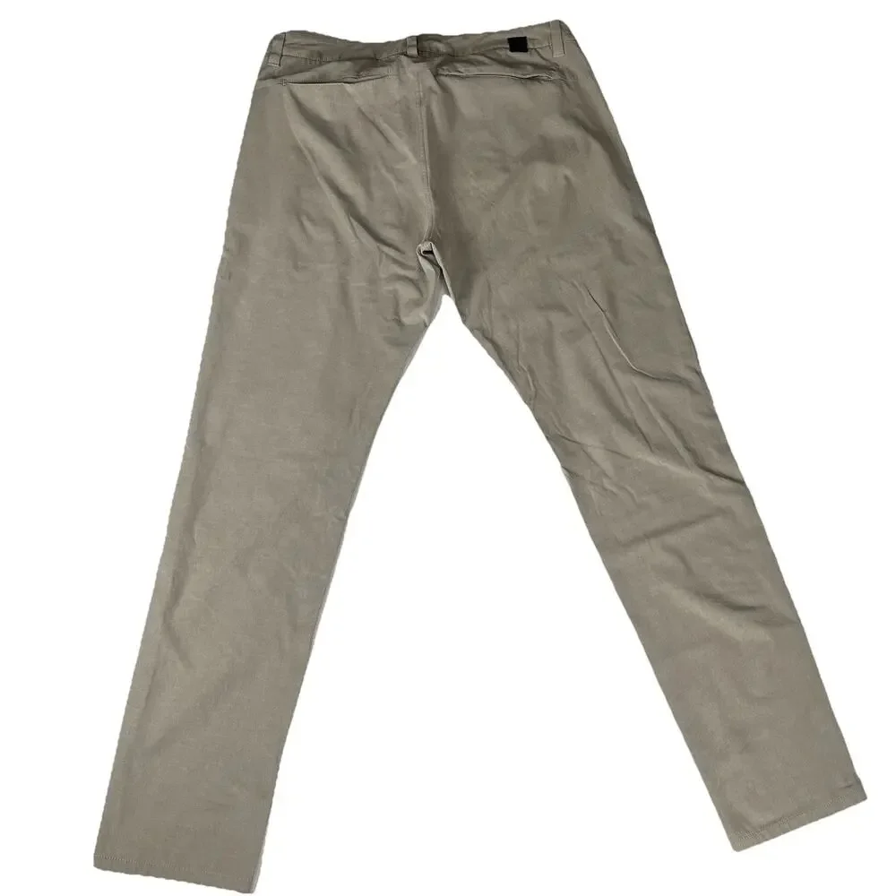 Vuori Aim Performance Chino